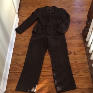 Pant suit